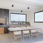 Rovni Villa *