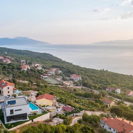 Villa Rovni Ravni